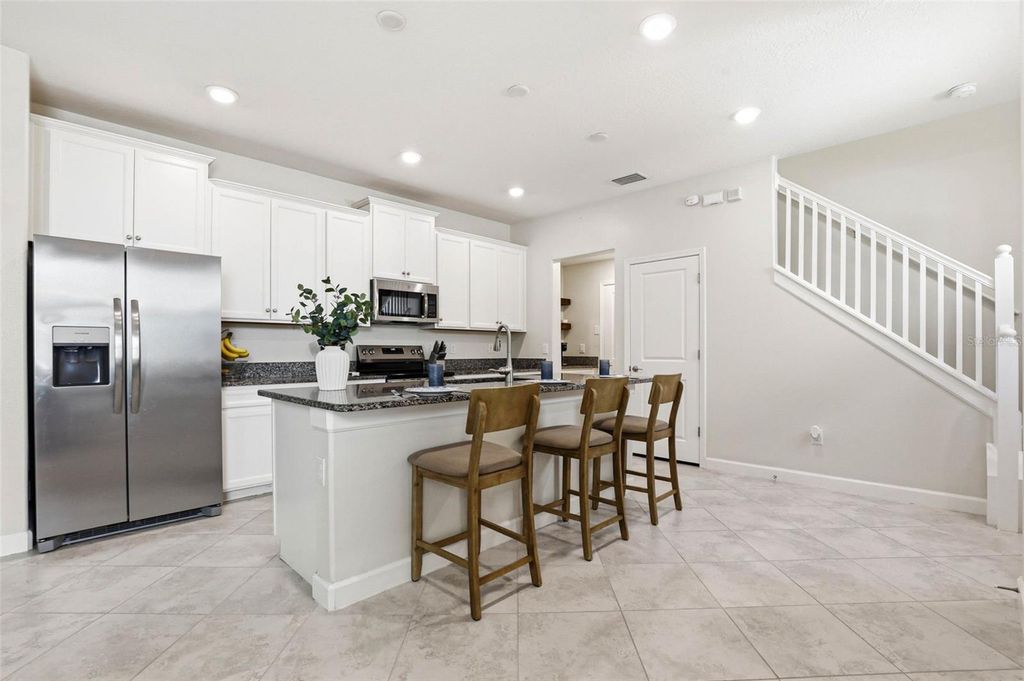 Image 9 of property listing at 6617 CITRUS CREEK LANE, Tampa, FL 33625