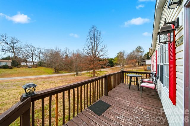 2404 Stones Throw Court, Lenoir, NC 28645