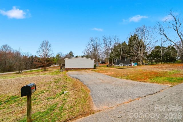 2404 Stones Throw Court, Lenoir, NC 28645
