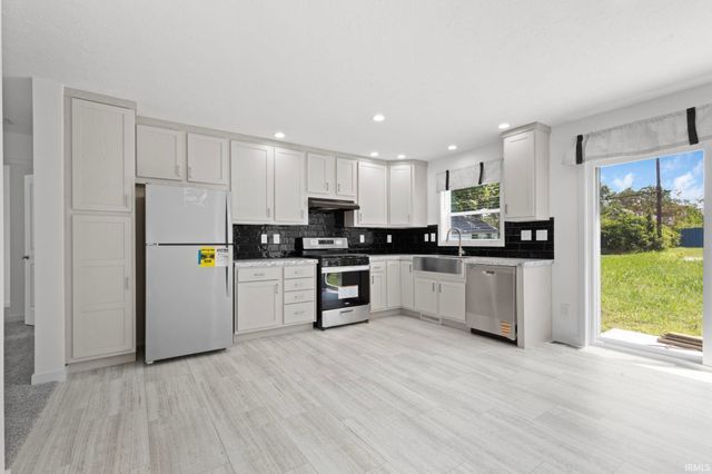 2204 Kemble Avenue, South Bend, IN 46613