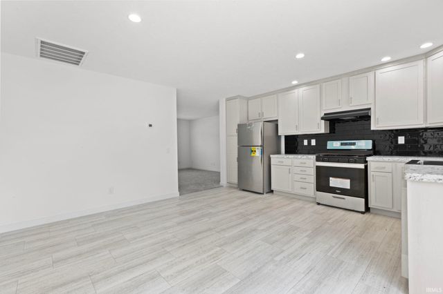 2204 Kemble Avenue, South Bend, IN 46613