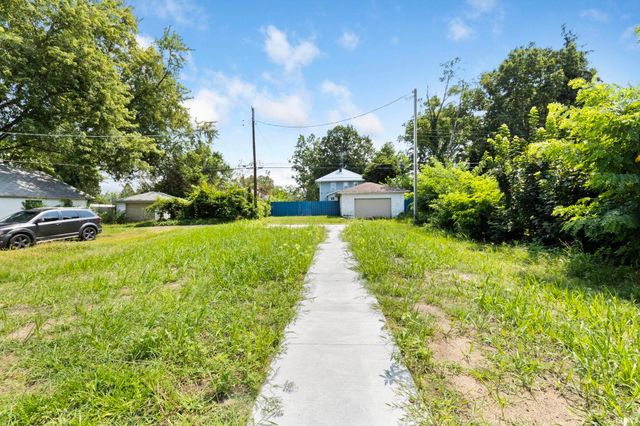 2204 Kemble Avenue, South Bend, IN 46613