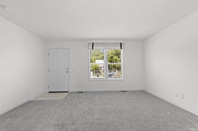 2204 Kemble Avenue, South Bend, IN 46613