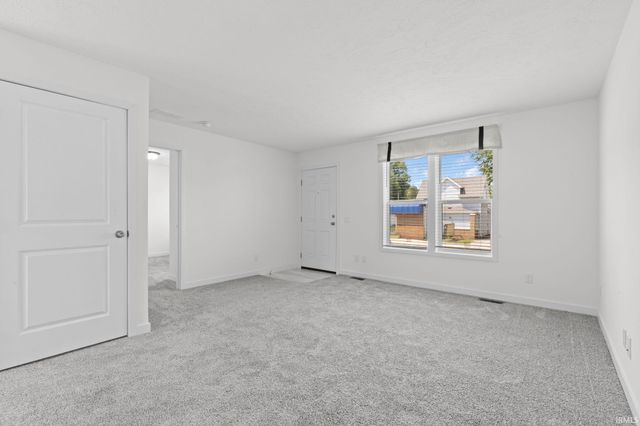 2204 Kemble Avenue, South Bend, IN 46613