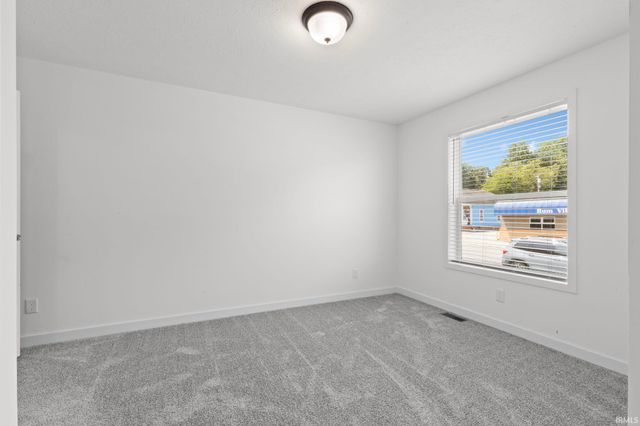 2204 Kemble Avenue, South Bend, IN 46613