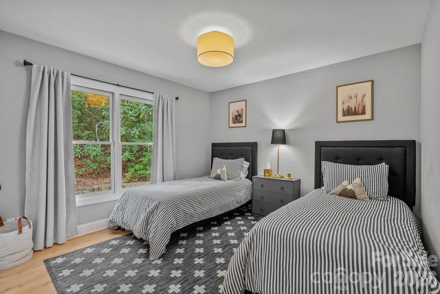 320 Woodland Drive, Swannanoa, NC 28778