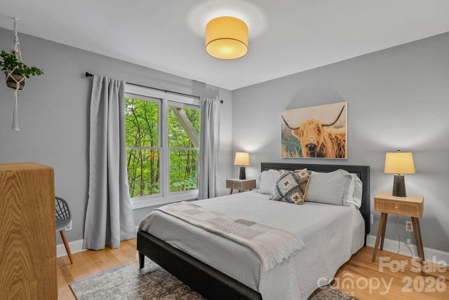 320 Woodland Drive, Swannanoa, NC 28778