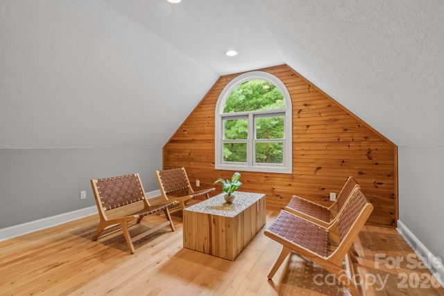 320 Woodland Drive, Swannanoa, NC 28778