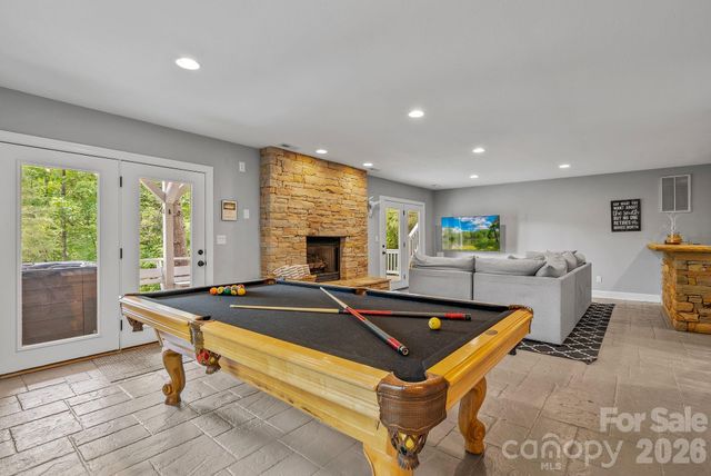 320 Woodland Drive, Swannanoa, NC 28778