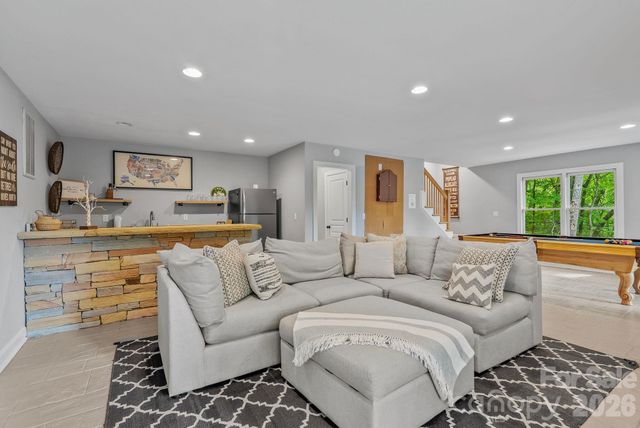 320 Woodland Drive, Swannanoa, NC 28778