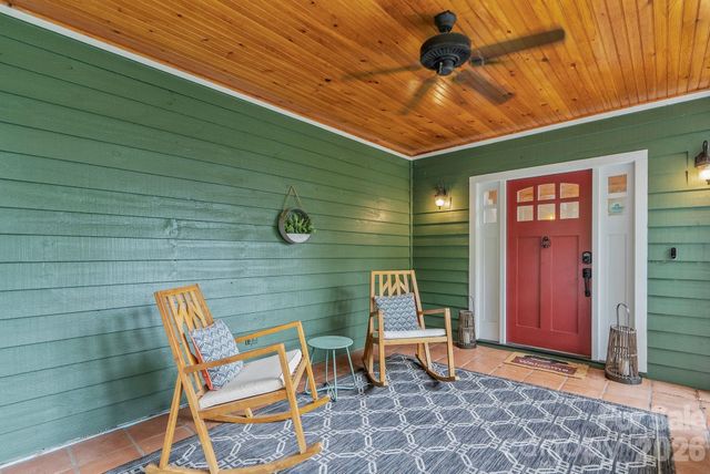 320 Woodland Drive, Swannanoa, NC 28778