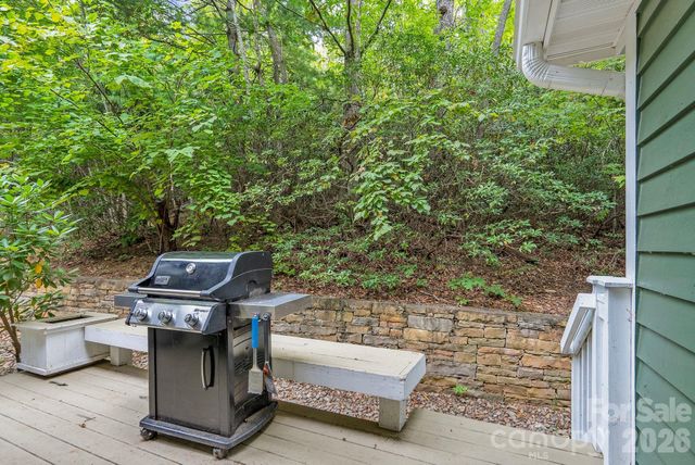 320 Woodland Drive, Swannanoa, NC 28778