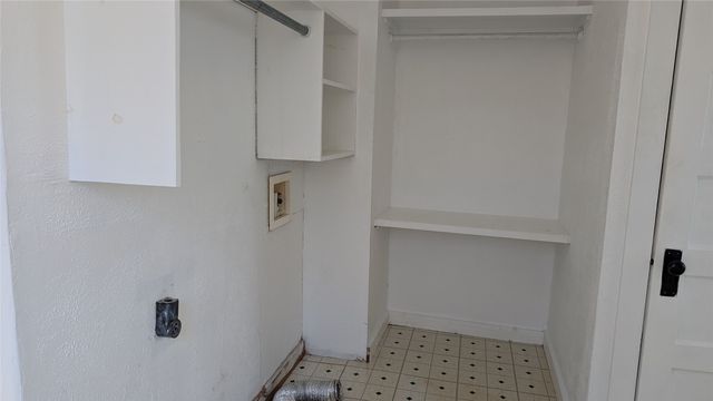 310 S Davis Street, West, TX 76691