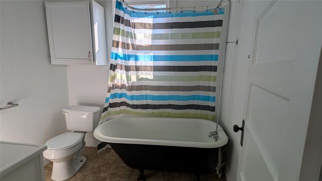 310 S Davis Street, West, TX 76691