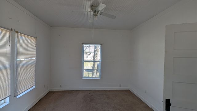 310 S Davis Street, West, TX 76691
