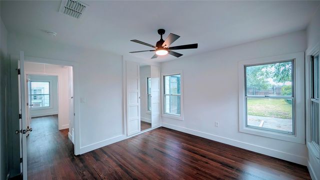 4409 Calmont Avenue, Fort Worth, TX 76107