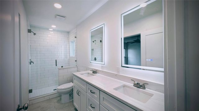 4409 Calmont Avenue, Fort Worth, TX 76107