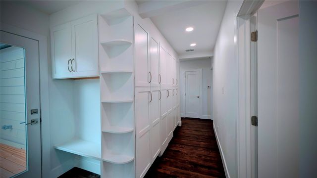 4409 Calmont Avenue, Fort Worth, TX 76107