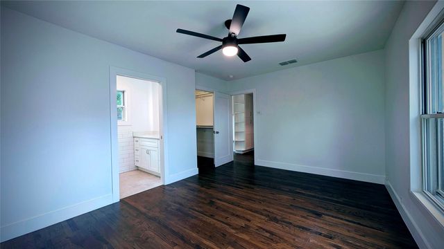 4409 Calmont Avenue, Fort Worth, TX 76107