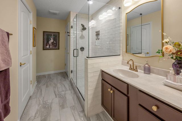 160 Acorn Falls Drive, Lexington, KY 40509