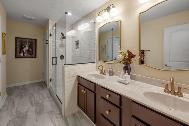 160 Acorn Falls Drive, Lexington, KY 40509