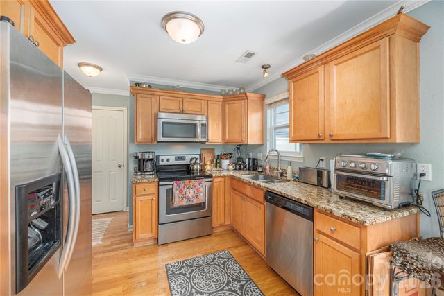 22 Barnett Shoals Drive, Weaverville, NC 28787