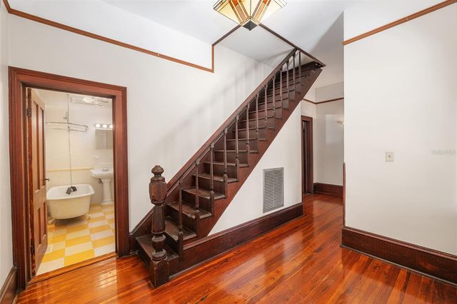 306 NE 3RD STREET, Gainesville, FL 32601