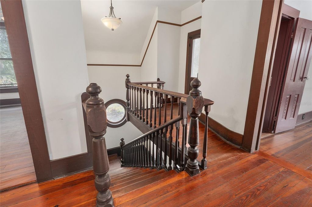 Image 20 of property listing at 306 NE 3RD STREET, Gainesville, FL 32601