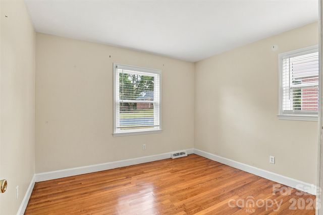 7033 Starvalley Drive, Charlotte, NC 28210