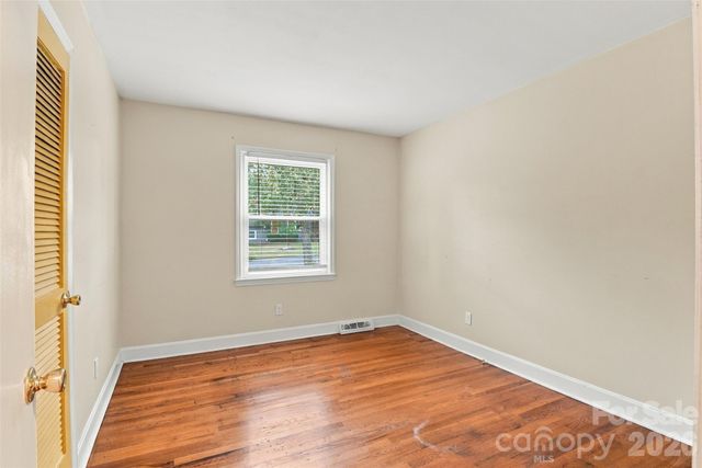 7033 Starvalley Drive, Charlotte, NC 28210
