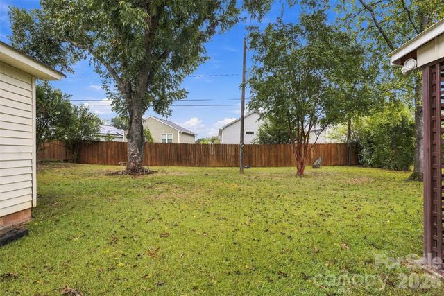 7033 Starvalley Drive, Charlotte, NC 28210