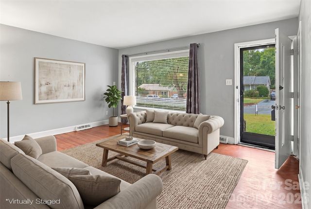 7033 Starvalley Drive, Charlotte, NC 28210