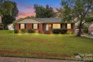 7033 Starvalley Drive, Charlotte, NC 28210