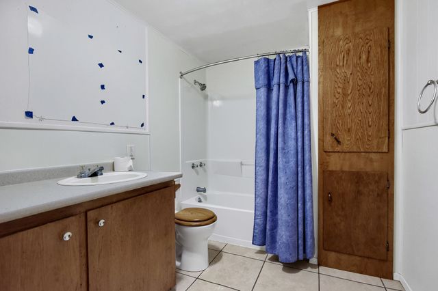 209 E Woodland Street, Collinsville, TX 76233
