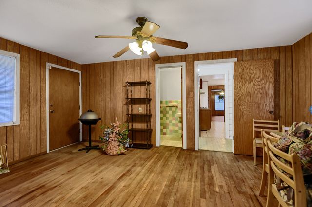 209 E Woodland Street, Collinsville, TX 76233