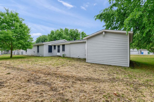 209 E Woodland Street, Collinsville, TX 76233