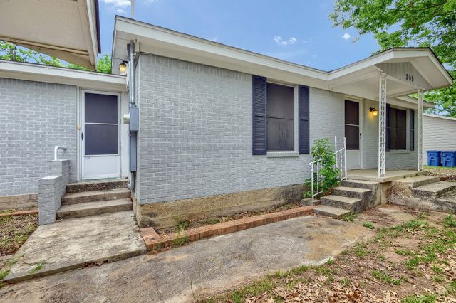 209 E Woodland Street, Collinsville, TX 76233