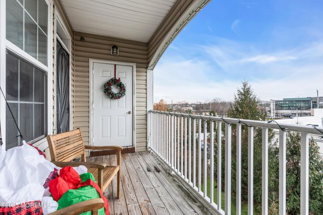 136 Mill Pond Way 22, Eatontown, NJ 07724