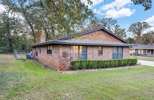 153 Circle Drive, Denison, TX 75021