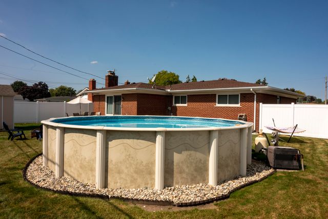 13342 Lutz Avenue, Warren, MI 48088