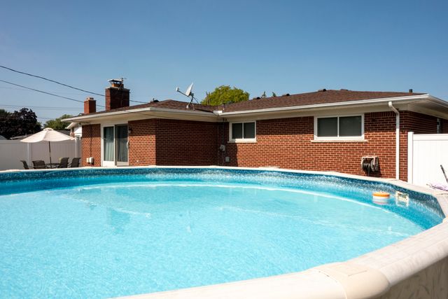 13342 Lutz Avenue, Warren, MI 48088