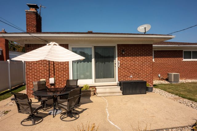 13342 Lutz Avenue, Warren, MI 48088