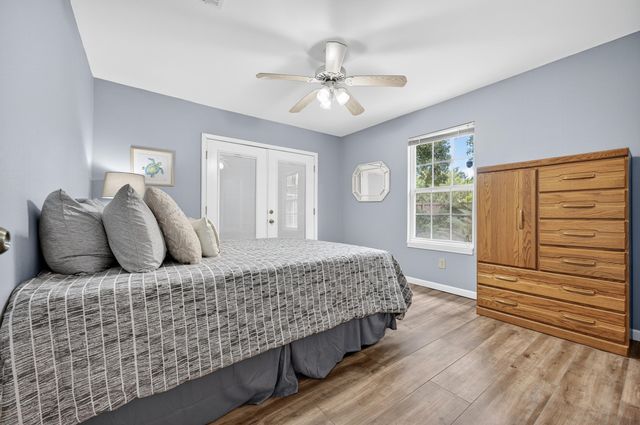 2833 Via Roma Court, Gulf Breeze, FL 32563