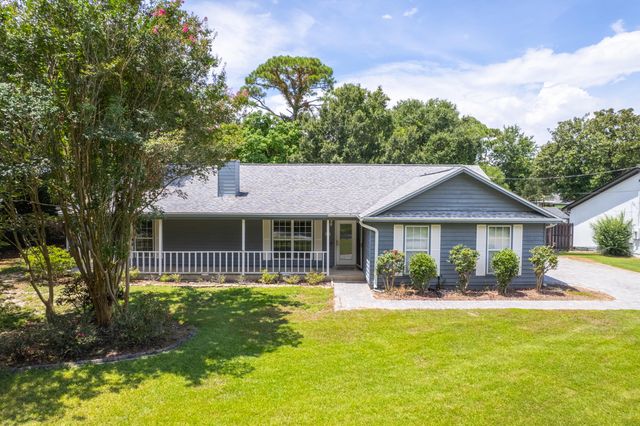 2833 Via Roma Court, Gulf Breeze, FL 32563