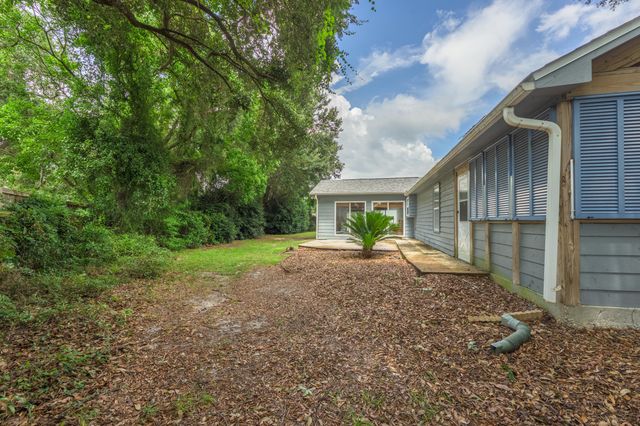 2833 Via Roma Court, Gulf Breeze, FL 32563