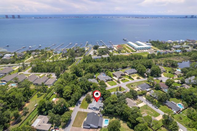 2833 Via Roma Court, Gulf Breeze, FL 32563