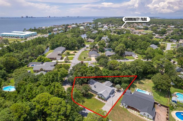 2833 Via Roma Court, Gulf Breeze, FL 32563