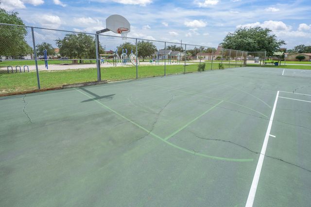 2833 Via Roma Court, Gulf Breeze, FL 32563