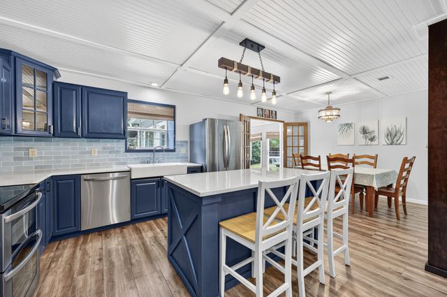 2833 Via Roma Court, Gulf Breeze, FL 32563