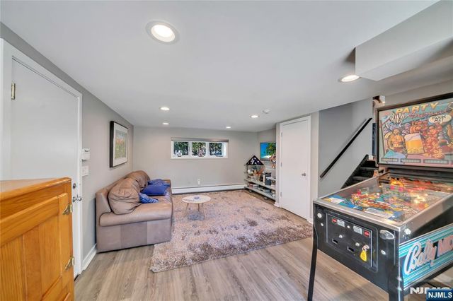 1 Collins Avenue, Closter, NJ 07624